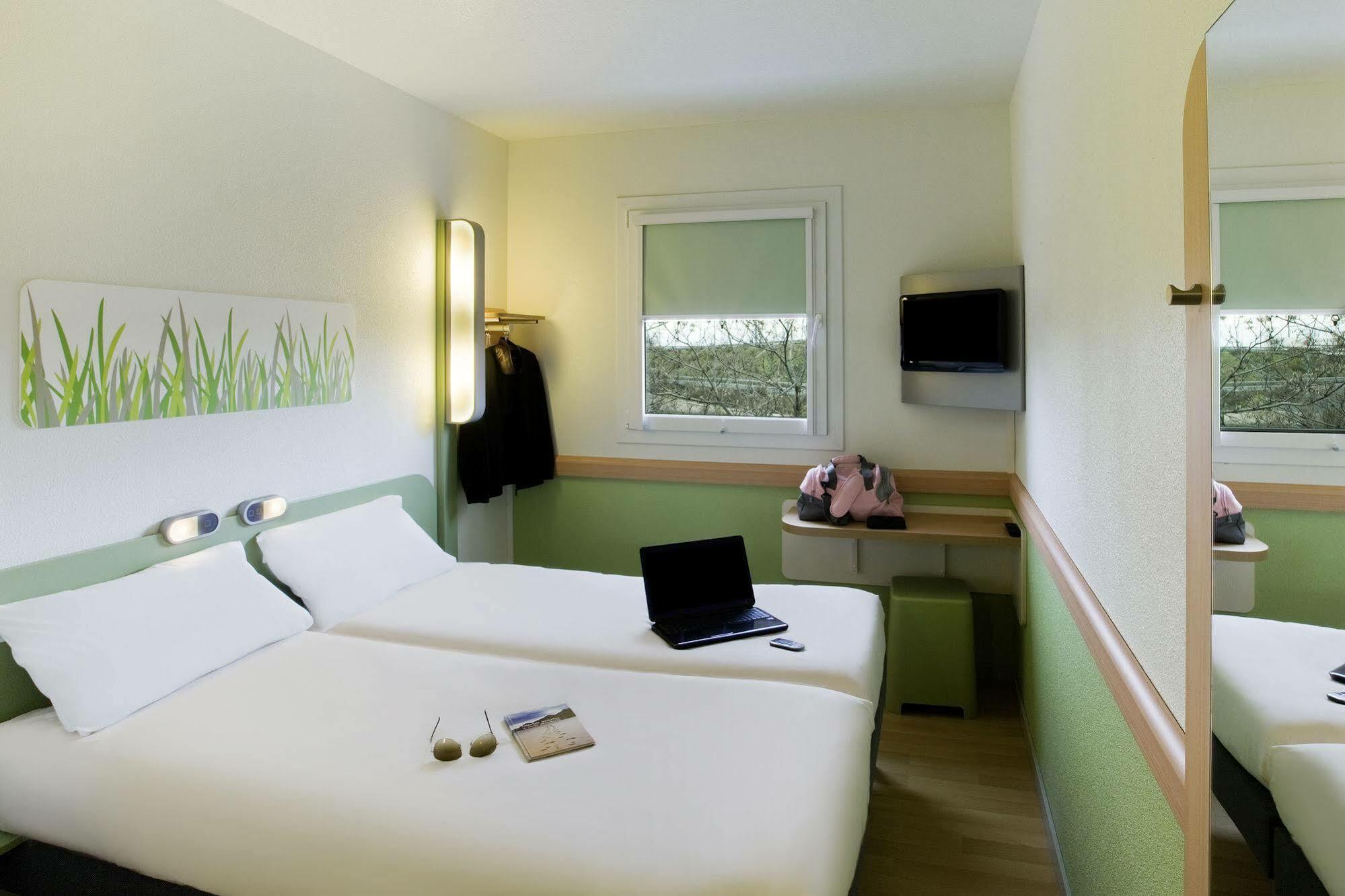 Ibis Budget Fontainebleau Avon Exterior photo