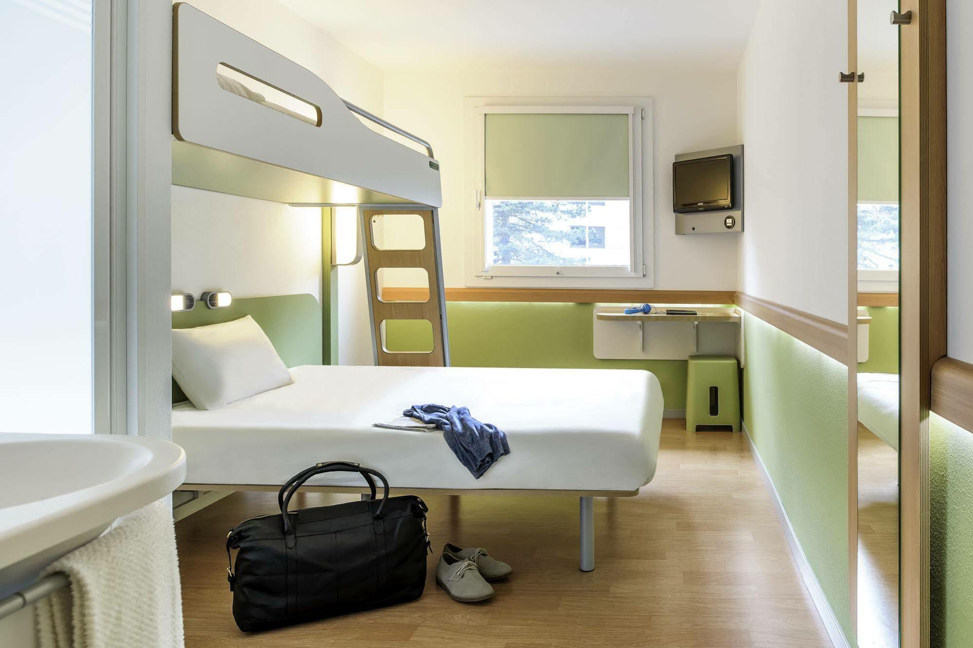 Ibis Budget Fontainebleau Avon Exterior photo