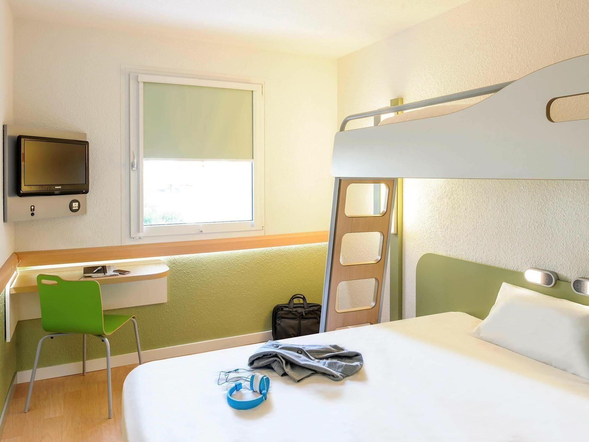 Ibis Budget Fontainebleau Avon Exterior photo
