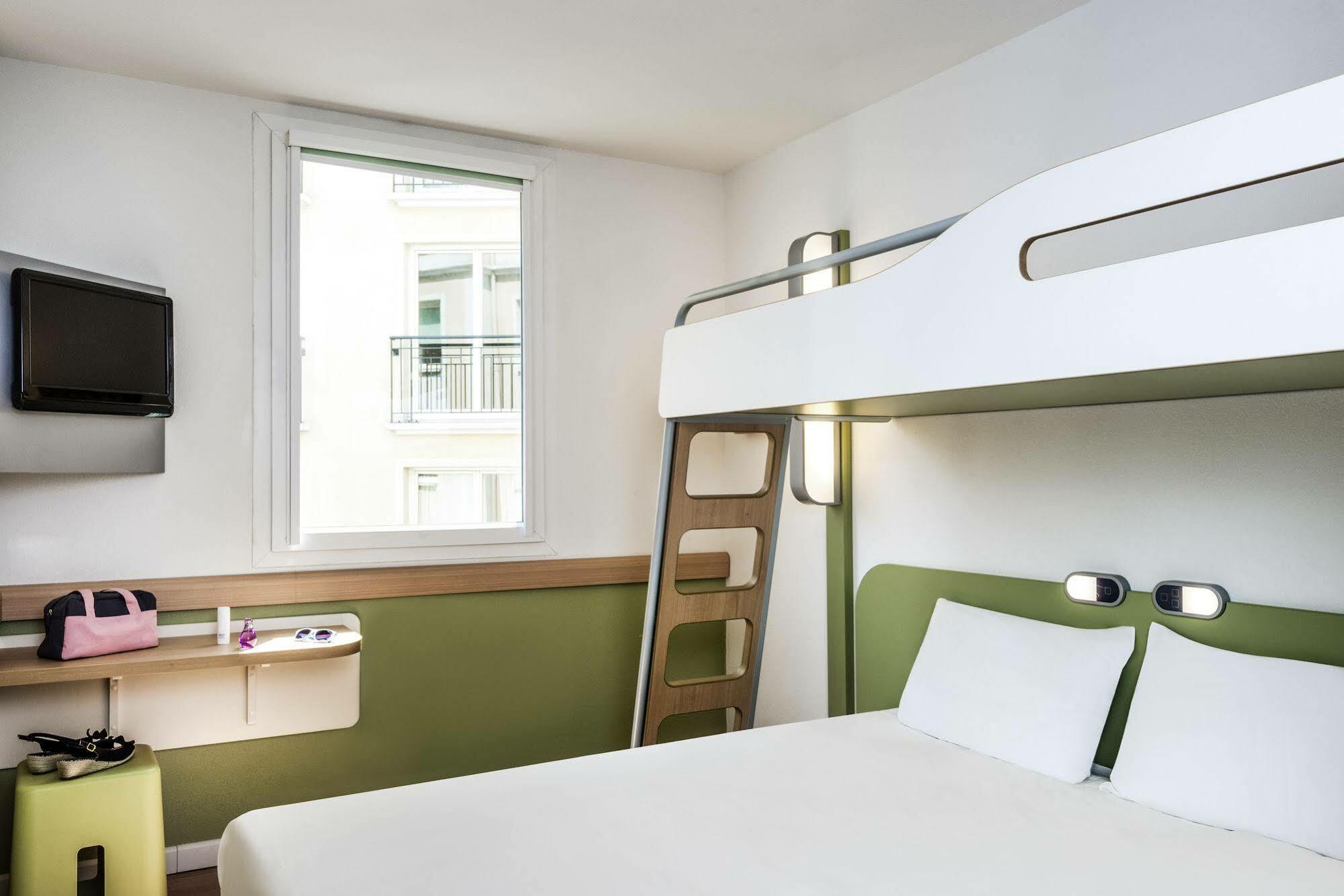 Ibis Budget Fontainebleau Avon Exterior photo